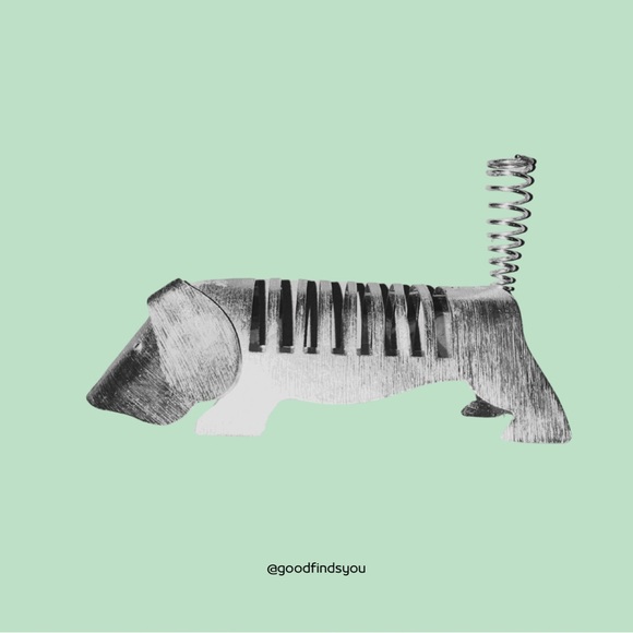 Vintage Metal Weiner Dog Dachshund Pen/Letter/Envelope Holder Desk Accessory - Picture 1 of 3